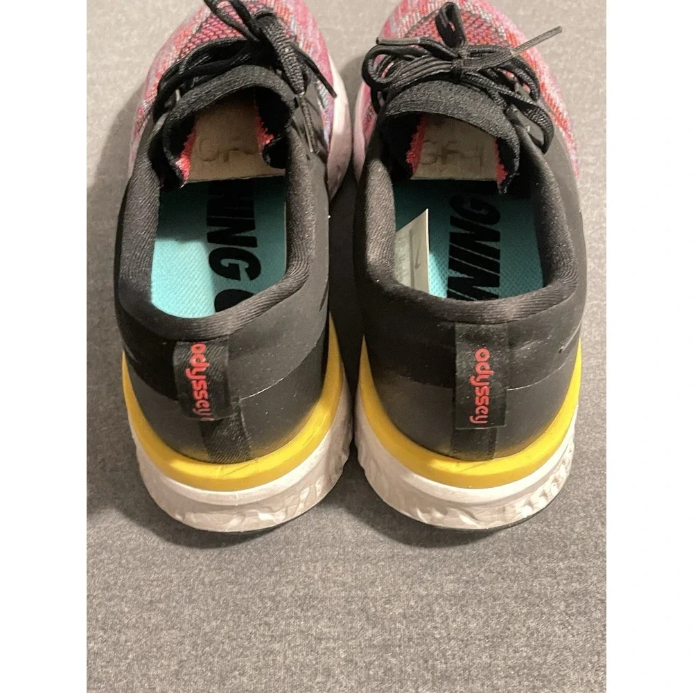 Nike Women's Running Shoes Size 8.5 Black White Athletic Training Gym Sneakers